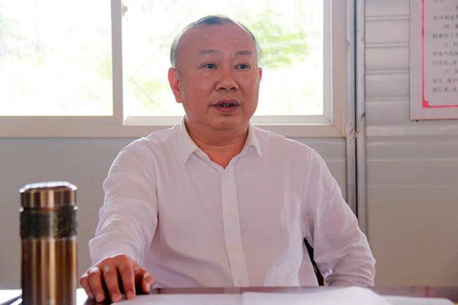 罗建南现场调度县中医医院整体搬迁工程建设项目(图2)