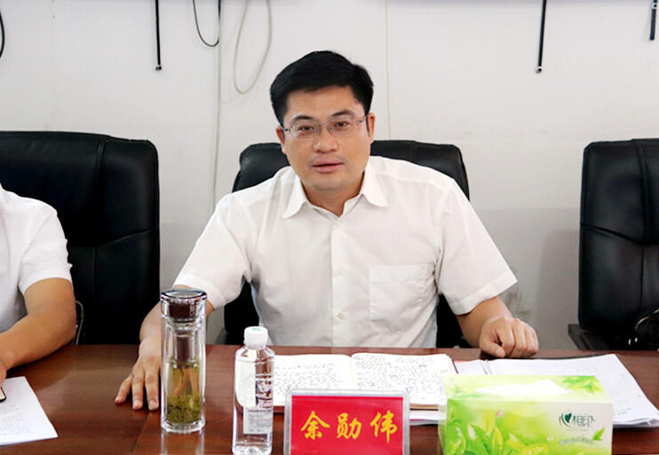 余勋伟到儒林镇,县乡村振兴局走访调研