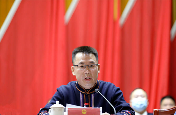 城步苗族自治县第十八届人民代表大会第一次会议开幕(图2)