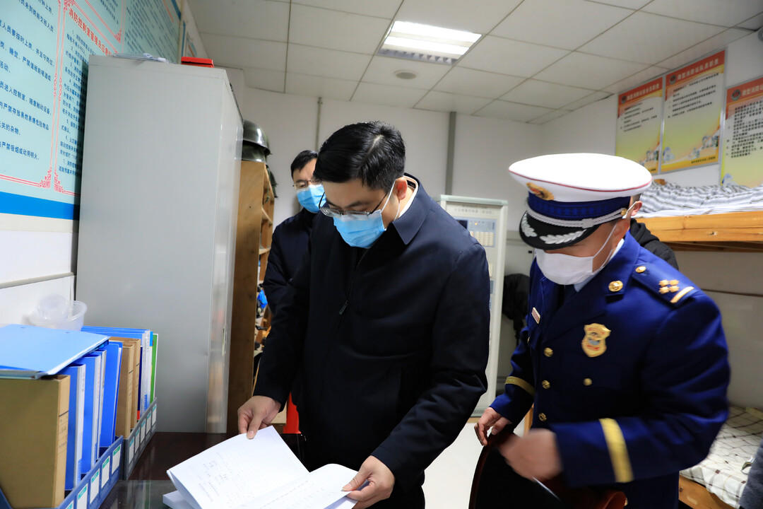 余勋伟深入全县重点场所督导安全生产和消防安全工作(图2)