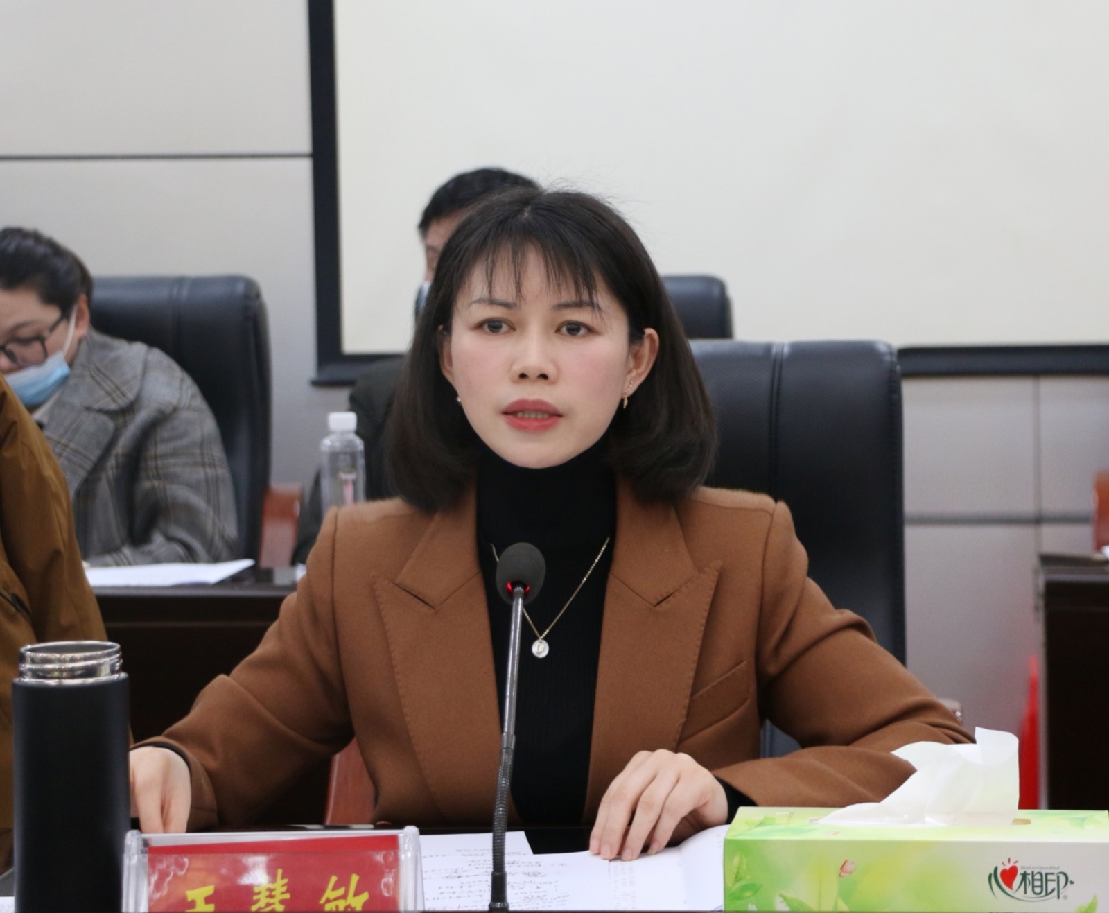王慧敏主持召开县政府2022年第3次常务会议(图1)