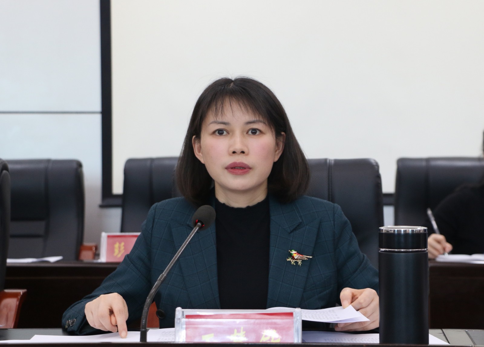 王慧敏主持召开县政府2022年第10次常务会议(图2)