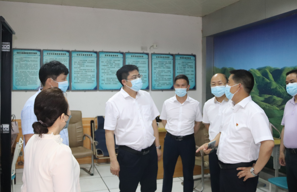 余勋伟到城步一中督导高考准备工作(图1)