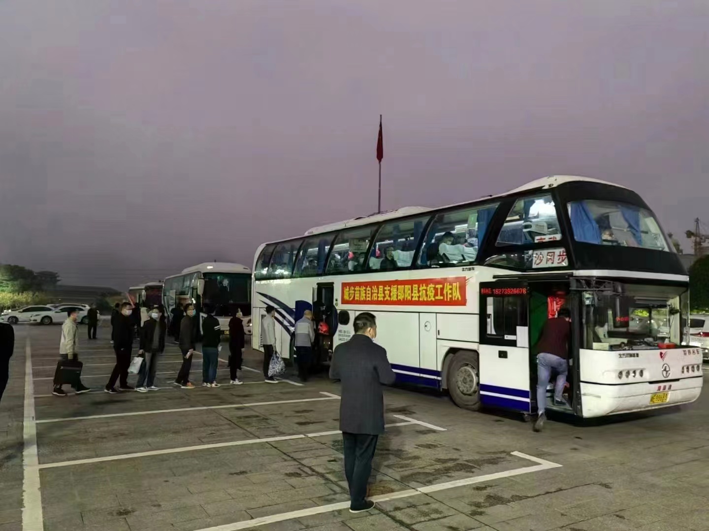 城步成立党员抗疫突击队奔赴防疫一线(图2)