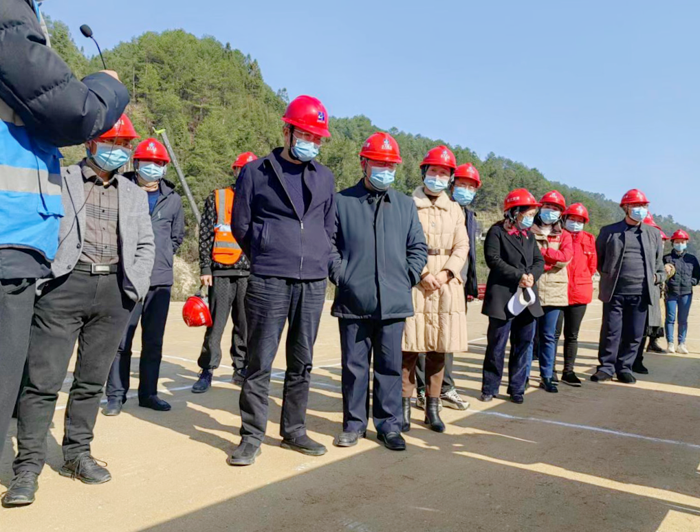 李宪调研城龙高速公路（五团段）建设工作和峒茶产业(图1)