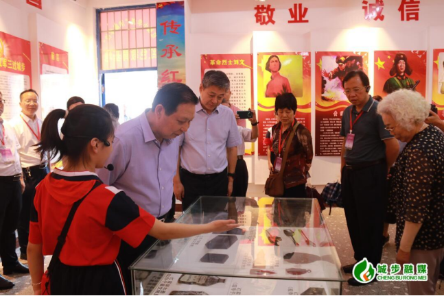 全省第四次民族地区关心下一代工作座谈会在城步召开(图4)