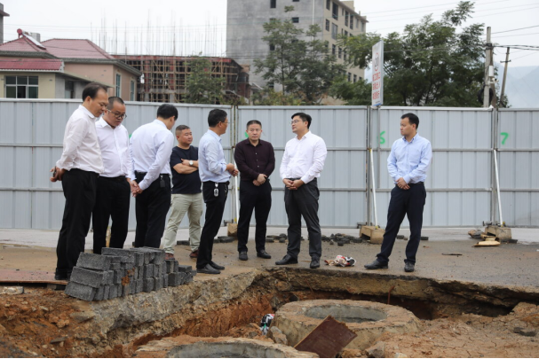 余勋伟带队调度重点建设项目工作(图3)