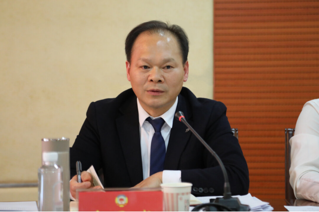 余勋伟参加政协城步苗族自治县第十一届委员会第三次会议联组讨论