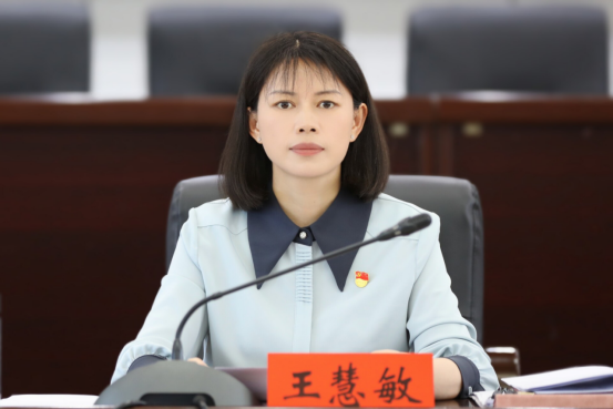 城步召开全县年轻干部、选调生和青年人才深入贯彻中央八项规定精神学习教育座谈会(图1)