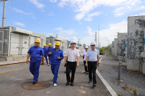 何德波调研全县重点项目和企业(图2)