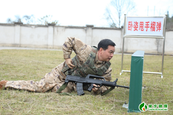 城步召开县委常委议军会暨人民武装工作述职会和开展“军事日”活动(图4)