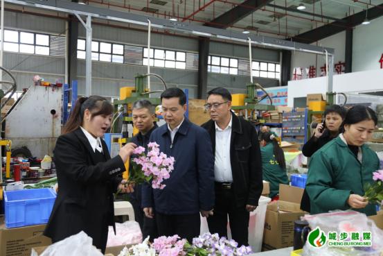 何德波带队深入重点企业走访调研(图1)